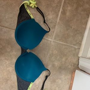 Victoria’s Secret PINK 32D bra
